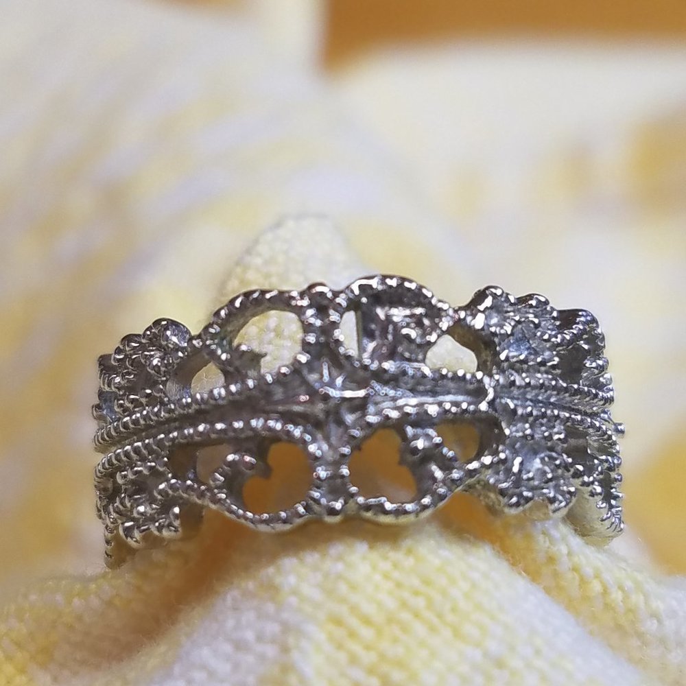Cute ring - Picture 3 of 5
